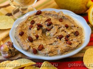 Хумус из фасоли с авокадо