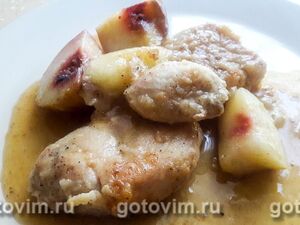 Индейка, тушеная с персиками в апельсиновом соусе