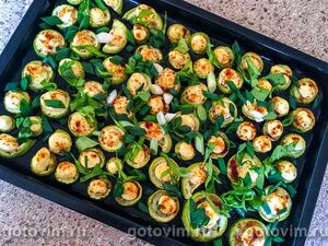 Кабачки в духовке, запеченные с сыром маскарпоне и паприкой