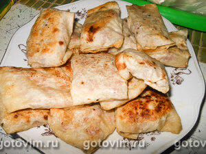 Конвертики из лаваша с колбасой и сыром
