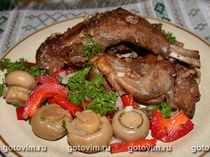 Рагу из кролика с орехами и вином