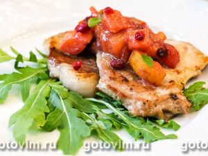 Мясо с соусом из хурмы и клюквы