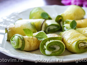Рулетики из кабачков с сыром