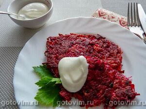Оладьи из кабачков со свеклой
