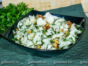 Салат из цветной капусты с орехами